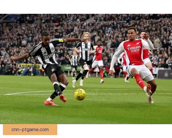 阿森纳创纪录一月横扫四大赛事全胜前行强势领跑英伦足坛新时代传奇